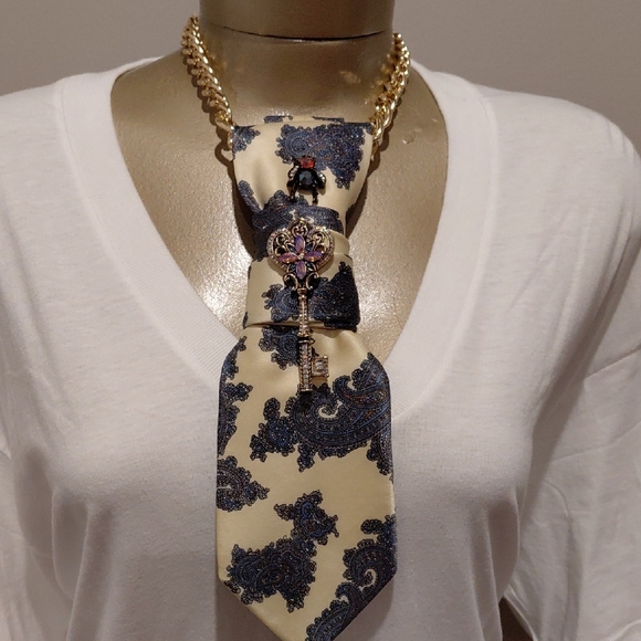 Handmade Jewelry - Handcrafted NeckTie Necklace With Bee Hat  Pin And Key Brooch .